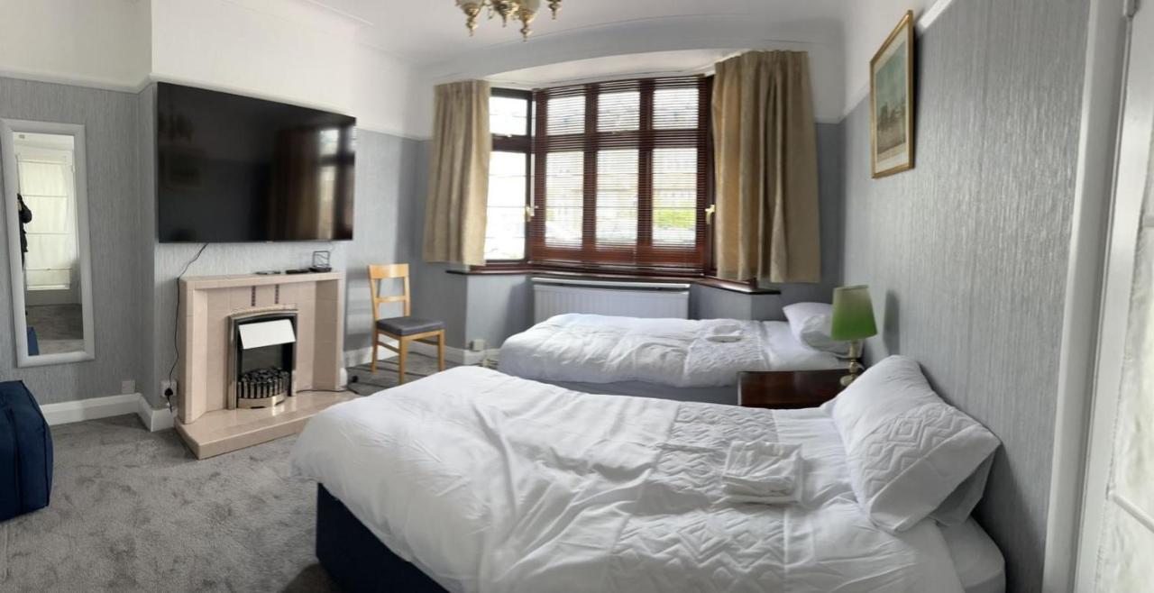 Amazing And Romantic O2 Arena 4 Bedrooms House Free Parking Londen Buitenkant foto