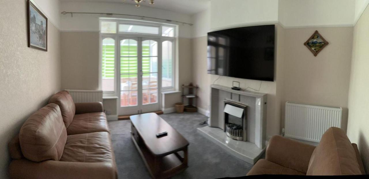 Amazing And Romantic O2 Arena 4 Bedrooms House Free Parking Londen Buitenkant foto