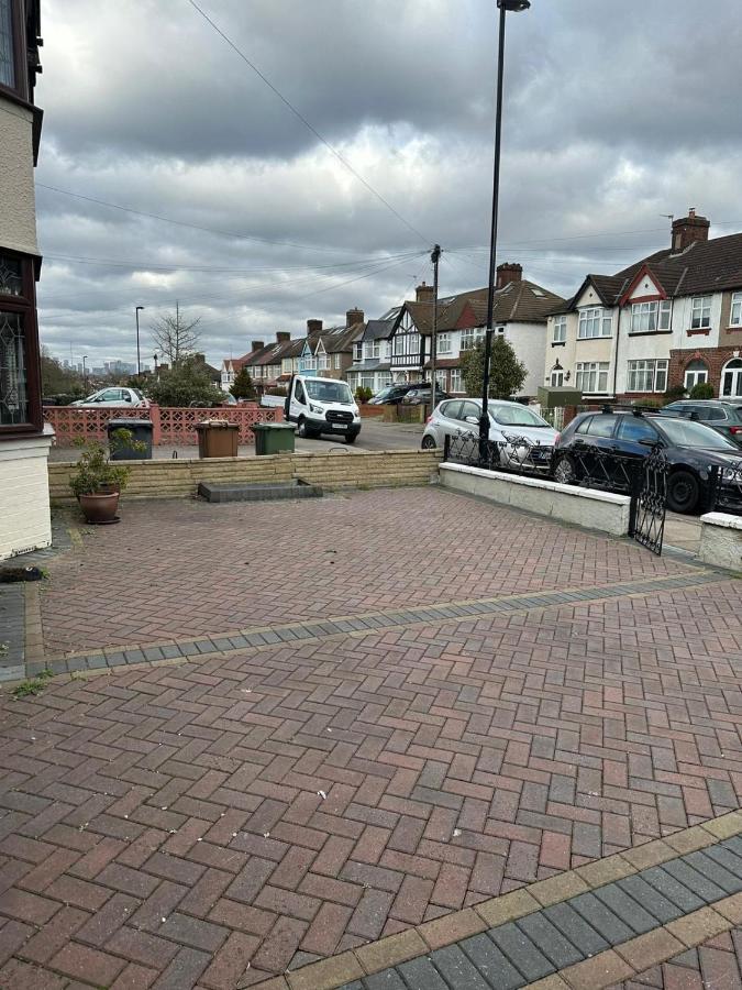 Amazing And Romantic O2 Arena 4 Bedrooms House Free Parking Londen Buitenkant foto